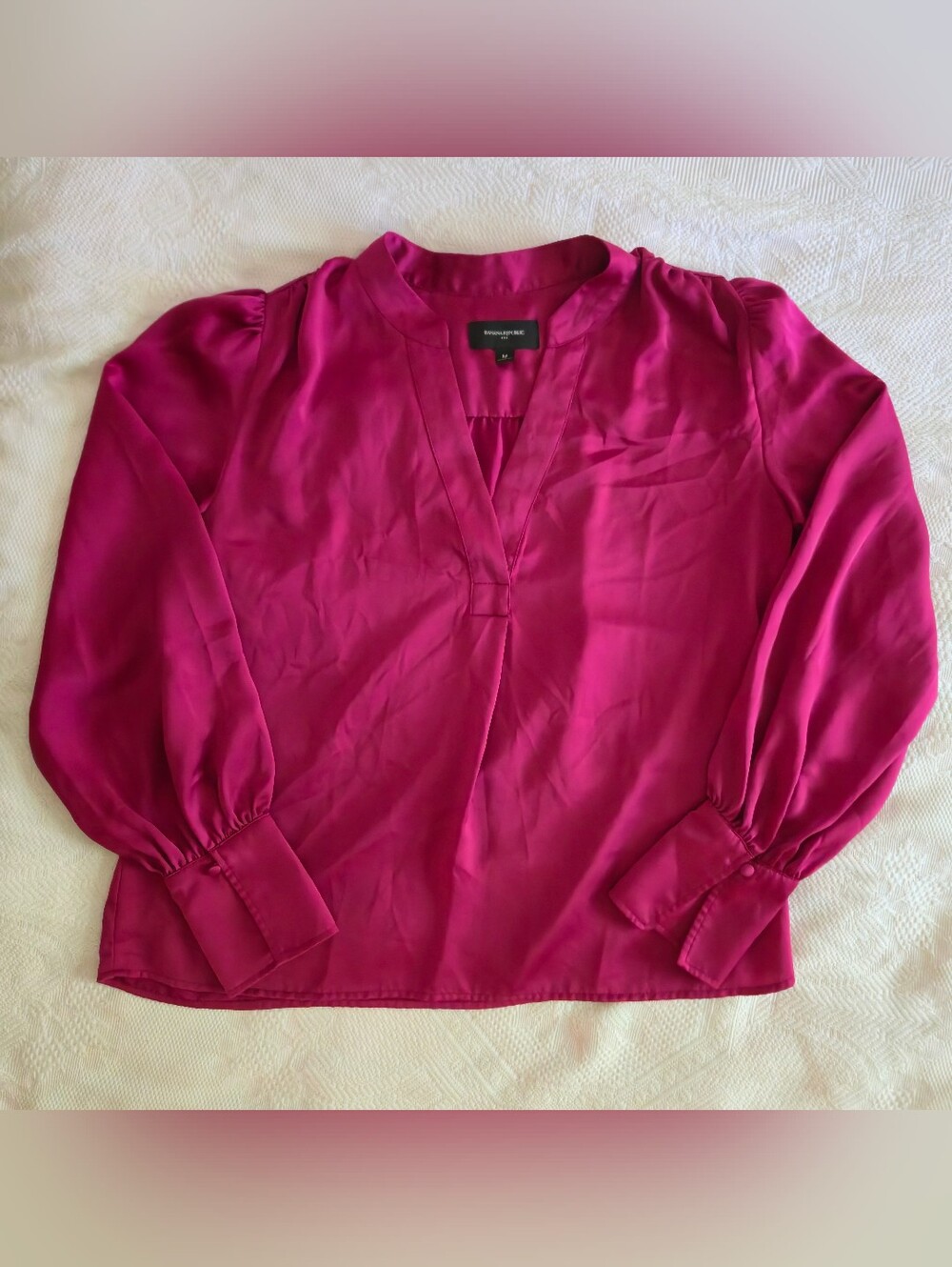 Banana Republic Women's Magenta Dark Pink V-Neck Flowy Long-Sleeve Blouse Size M